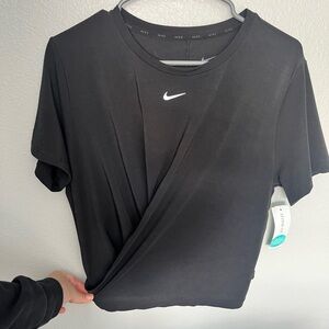 Nike Twist Short Sleeve Crop NWT